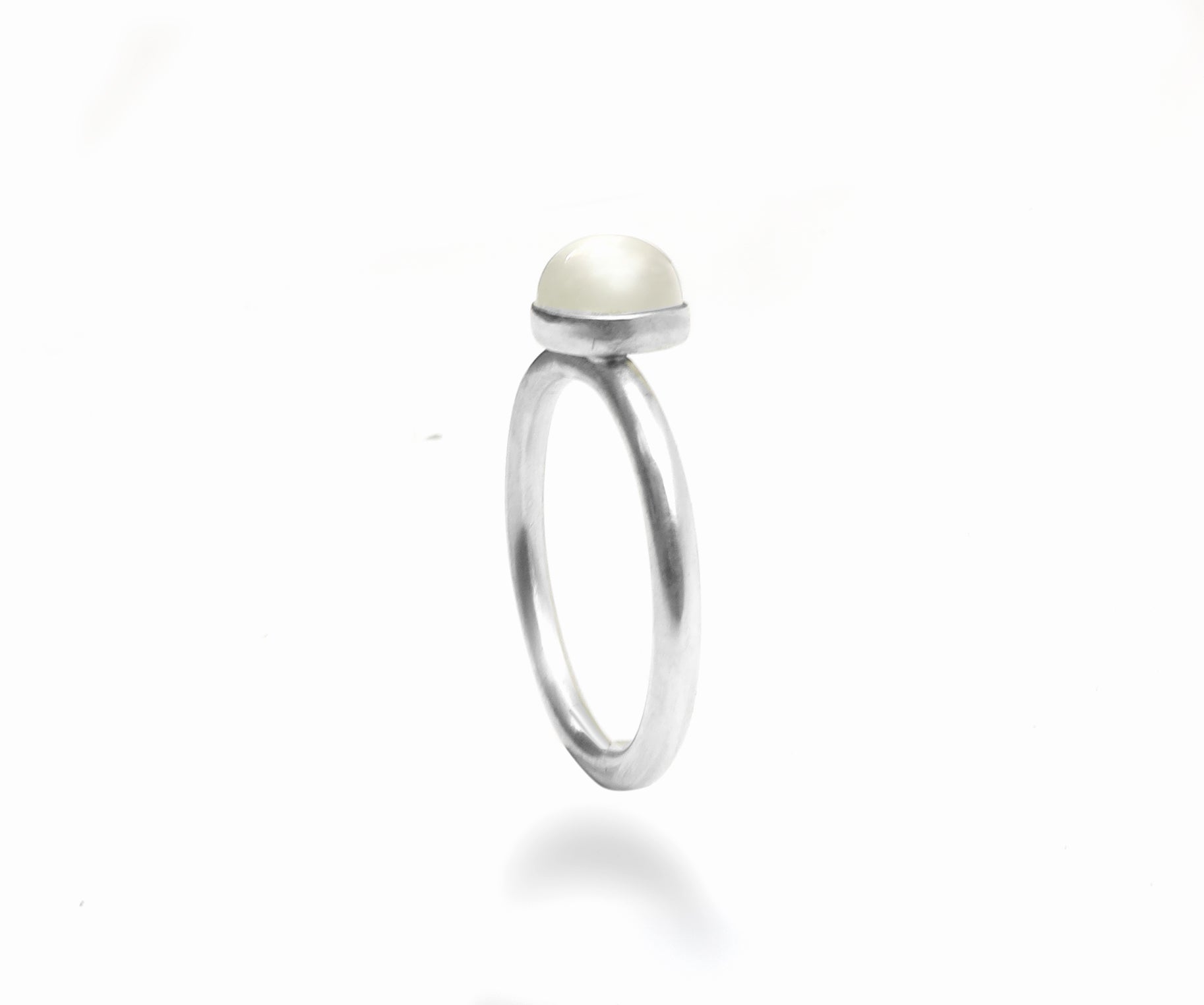 Moonstone ring - Filia Rex