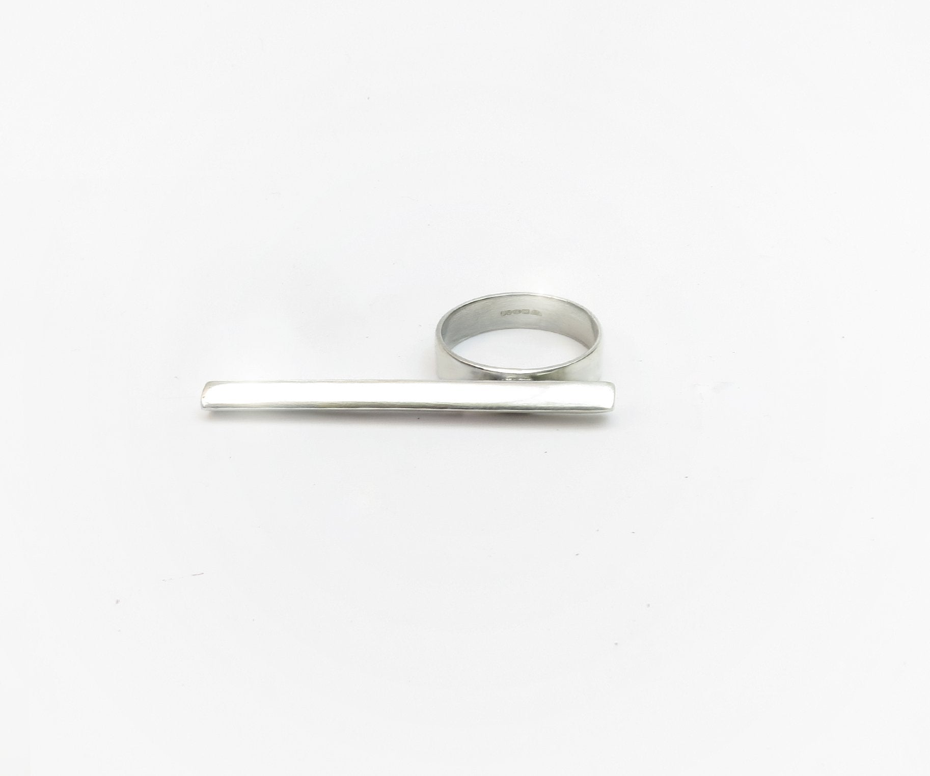 Triangle bar ring - Filia Rex