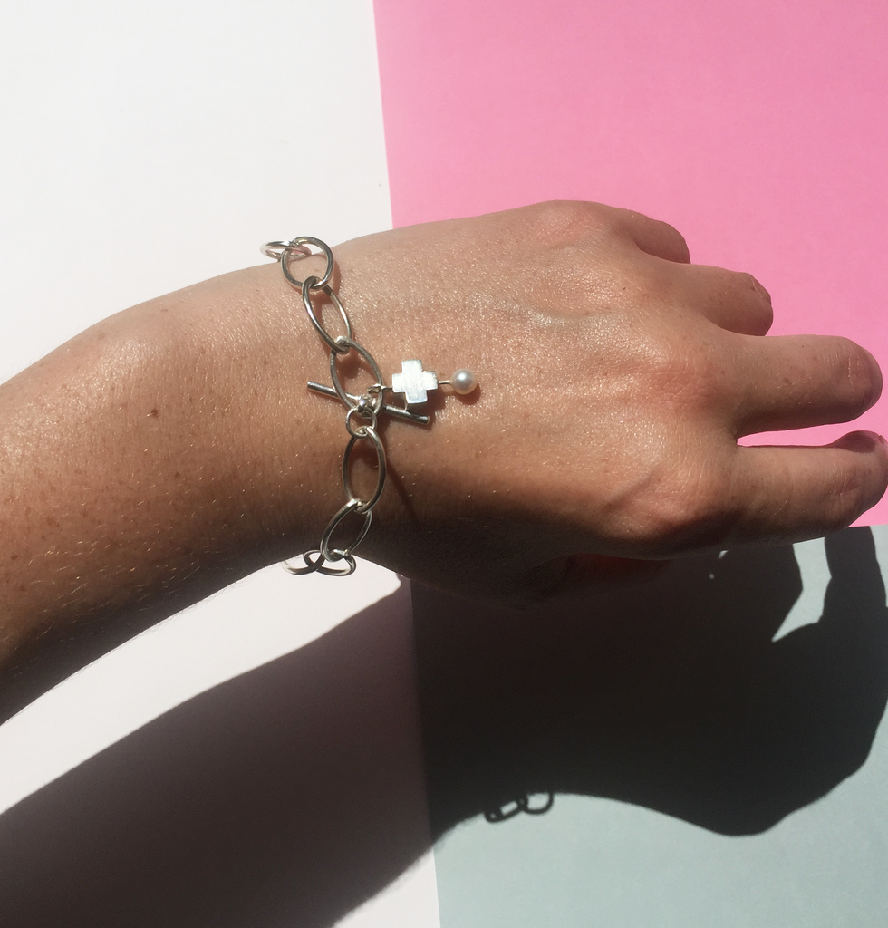 Cross and pearl bracelet