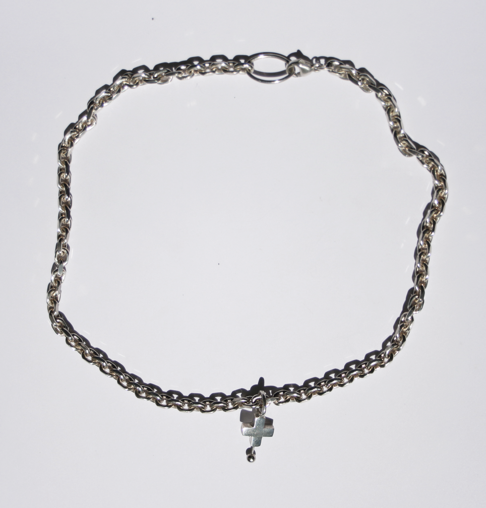 Cross curb necklace