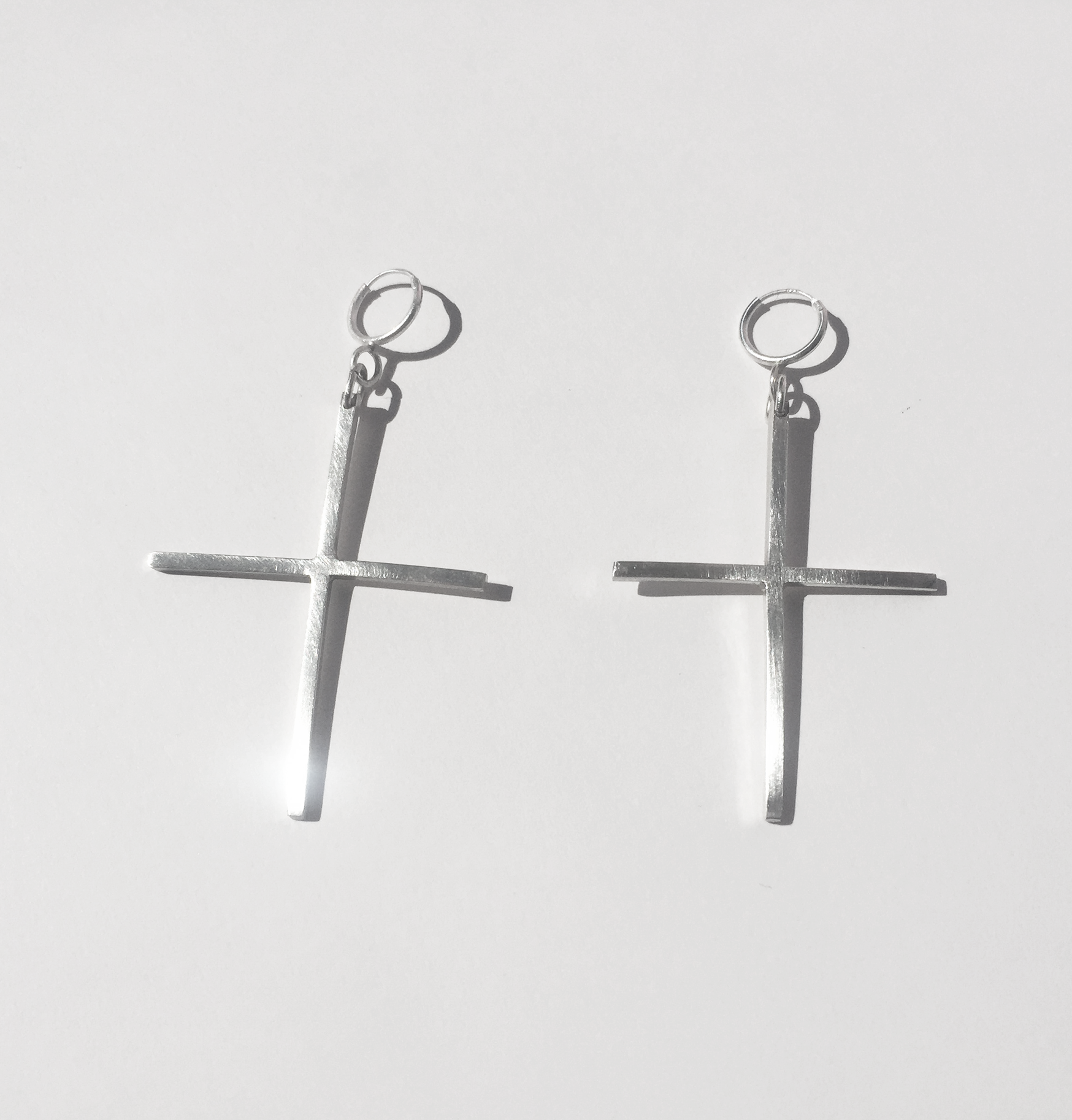 Cross drop earrings - Filia Rex