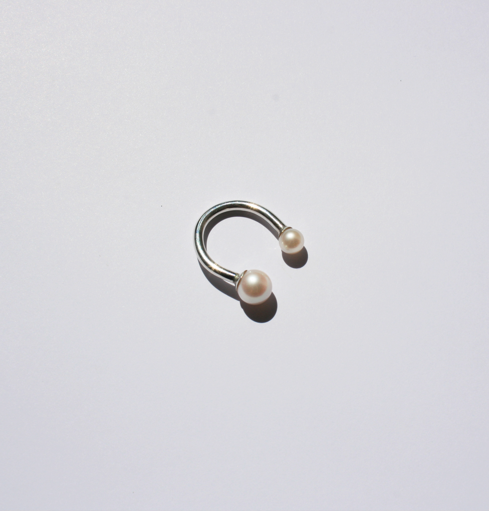 Double pearl ring