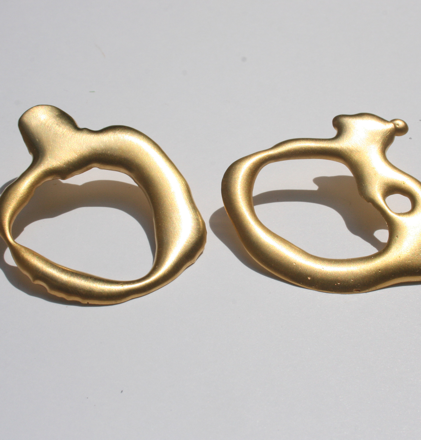 Molten gold earrings - Filia Rex