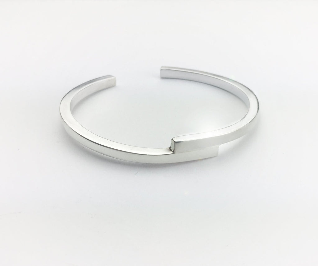 Alek bangle